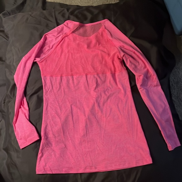 Flex it pink mesh workout top - Picture 2 of 3